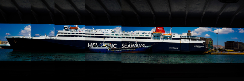 Illustration for article titled GREECE : HYDRA AND THE FERRY